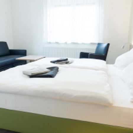 Bauers Gaestehaus Obersiebenbrunn Bagian luar foto