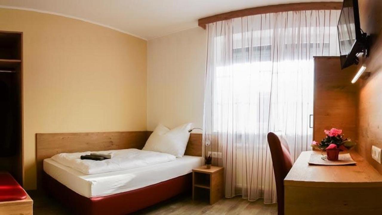 Bauers Gaestehaus Obersiebenbrunn Bagian luar foto