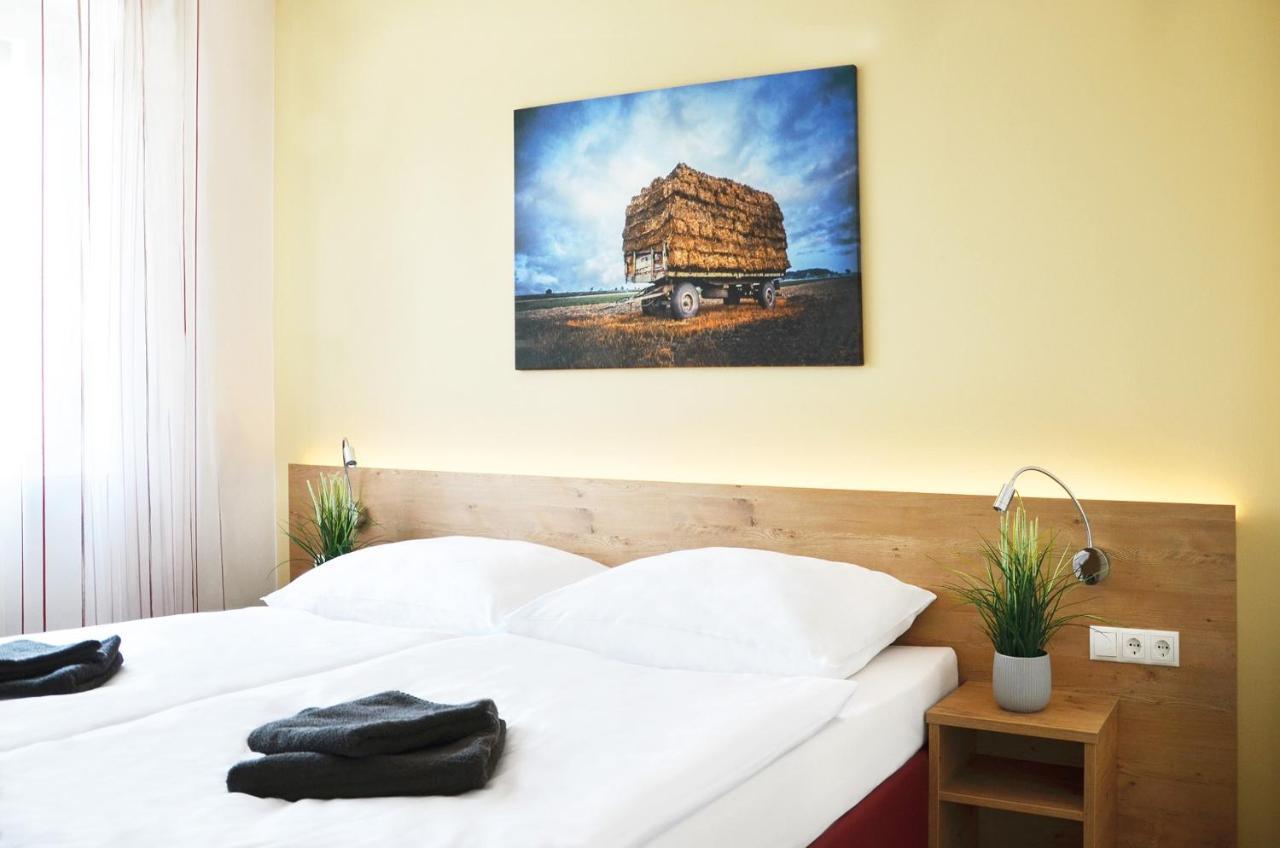 Bauers Gaestehaus Obersiebenbrunn Bagian luar foto