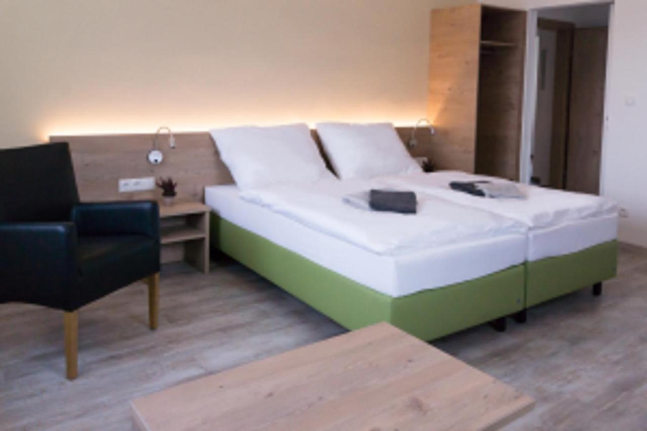 Bauers Gaestehaus Obersiebenbrunn Bagian luar foto